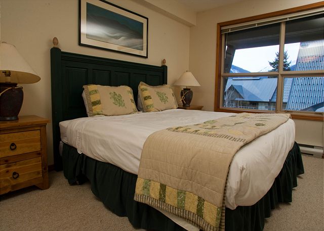 Whistler Aspens on Blackcomb Accommodation 563 Bedroom